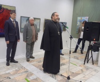 Хабаровский священник принял участие в открытии выставки молодых художников