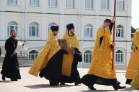 В Хабаровск прибыл старинный ковчег со святыми мощами великомученика и целителя Пантелеимона и других угодников Божиих