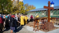 В праздник Крестовоздвижения в хабаровском храме помолились перед копией Годеновского креста