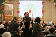 Протоиерей Артемий Владимиров провел встречу с православной общественностью Хабаровска. Хабаровская духовная семинария. 27 ноября 2012г.