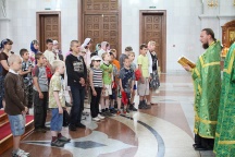 Отправление первой смены православного лагеря "Земляки". 17 июня 2011г.