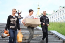 Отправление первой смены православного лагеря "Земляки". 17 июня 2011г.