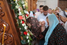 Освящение иконы Божией Матери "Одигитрия", написанной на средства Ассоциации такси г.Хабаровска. Спас-Преображенский собор - Храм преп. Серафима Саровского. 31 июля 2011г.
