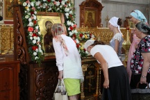 Освящение иконы Божией Матери "Одигитрия", написанной на средства Ассоциации такси г.Хабаровска. Спас-Преображенский собор - Храм преп. Серафима Саровского. 31 июля 2011г.