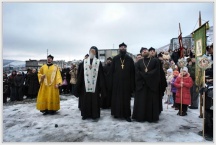 Установка золотого креста на купол кафедрального собора Петропавловска-Камчатского (16 марта 2008 года)